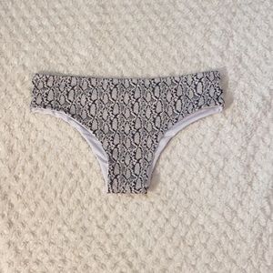 Size medium bikini bottoms